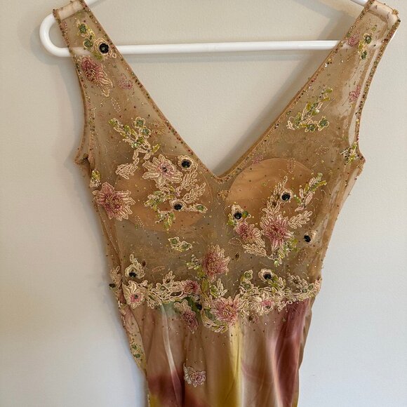 Couture silk and beaded gown with matching scarf - Picture 9 of 13